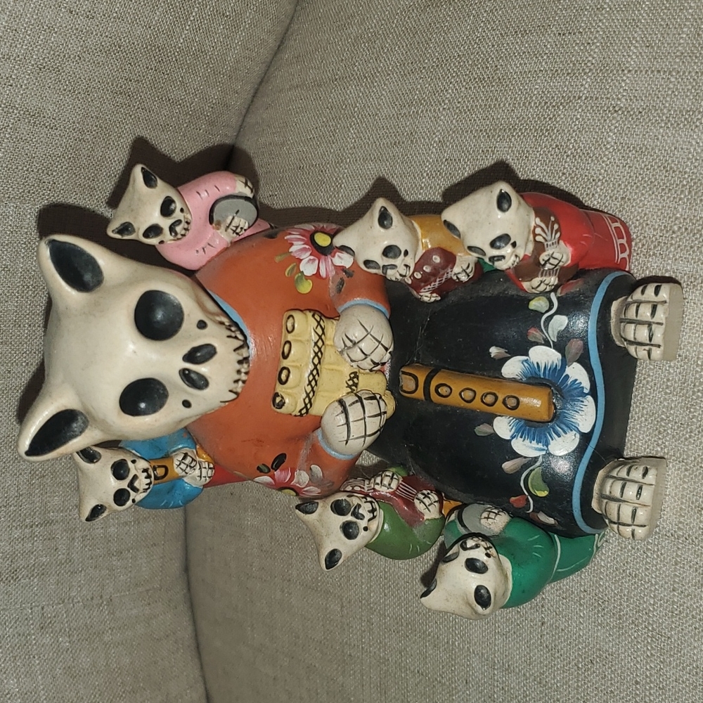 Skeleton cats figurine / sculpture